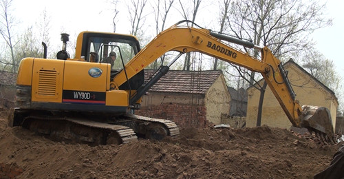 寶鼎小型挖掘機廠家.jpg 寶鼎小型挖掘機廠家.jpg