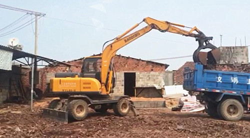 輪式挖掘機 輪式挖掘機