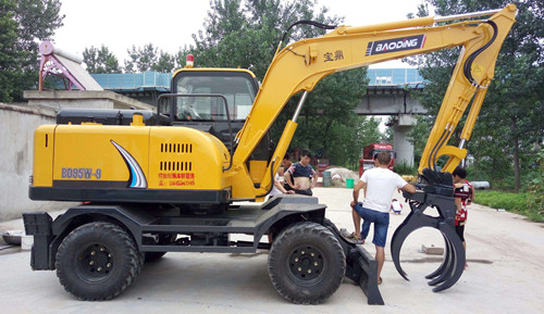 輪式抓木機 輪式抓木機