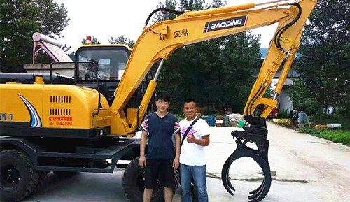 輪式抓木機 輪式抓木機