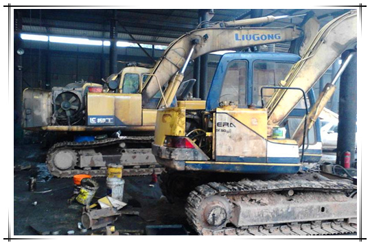 修挖掘機圖片