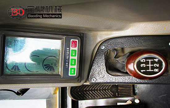 寶鼎95輪式挖掘機 寶鼎95輪式挖掘機