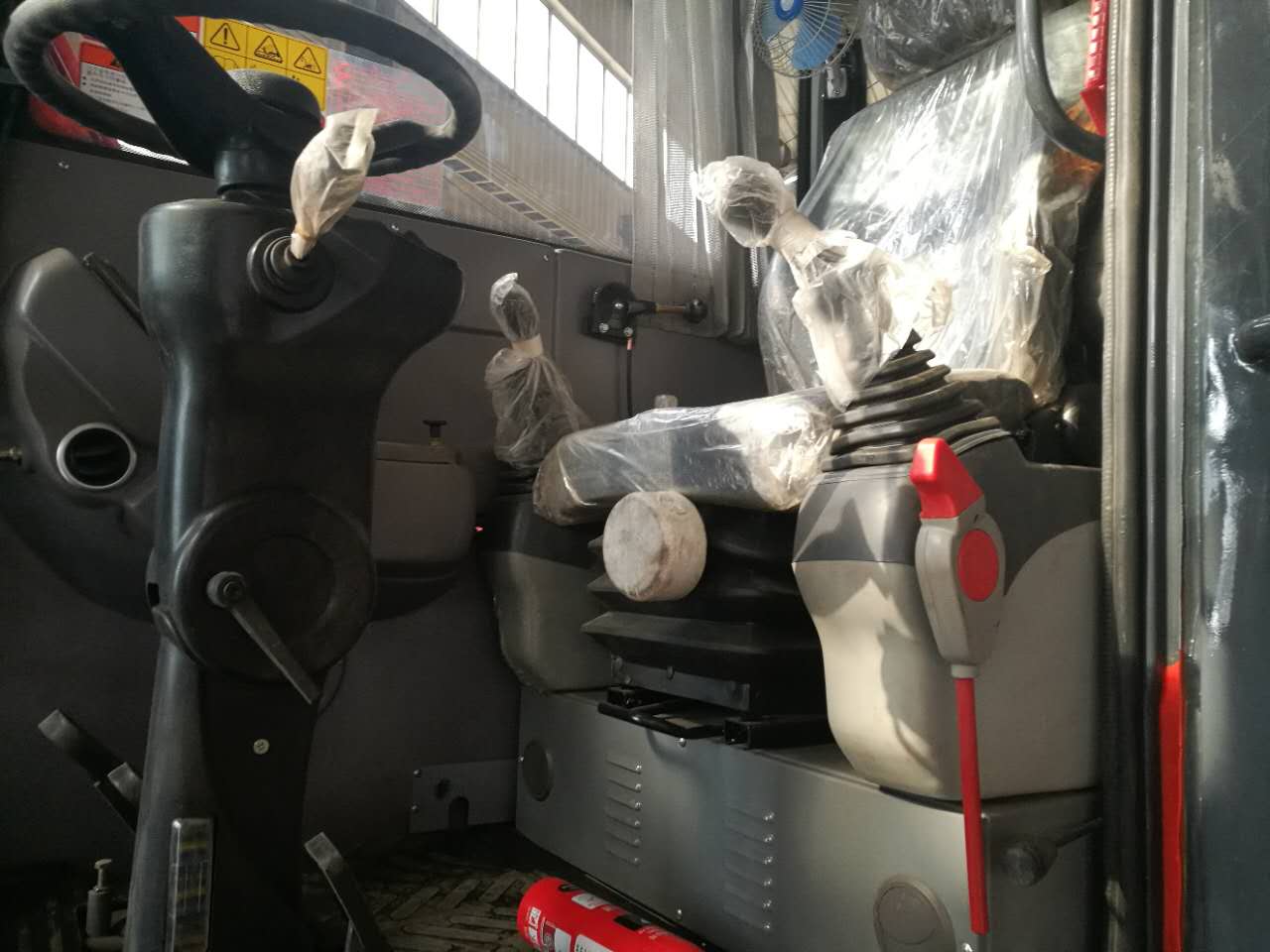 寶鼎95輪式挖掘機產品 寶鼎95輪式挖掘機產品