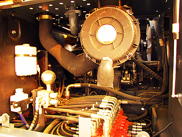 寶鼎挖掘機廠家95輪式挖掘機