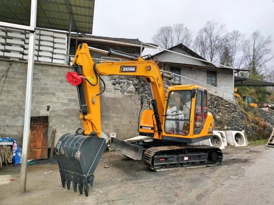 寶鼎小型挖掘機(jī)廠家 寶鼎小型挖掘機(jī)廠家