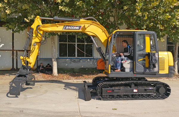 一機(jī)多用小型挖掘機(jī) 一機(jī)多用小型挖掘機(jī)