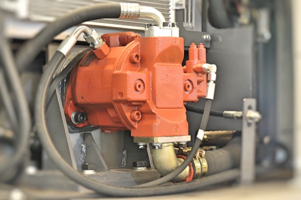 寶鼎抓木機(jī)敏感變量柱塞泵 寶鼎抓木機(jī)敏感變量柱塞泵