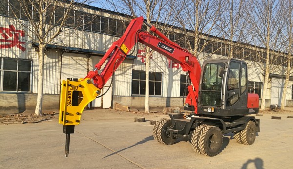 輪式挖掘機(jī) 輪式挖掘機(jī)