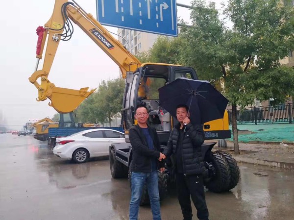 寶鼎輪式挖掘機(jī)怎么樣？