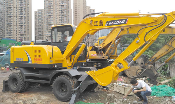 輪式挖掘機 輪式挖掘機