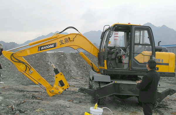 廣西多功能輪式挖掘機價格 廣西多功能輪式挖掘機價格