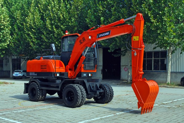 河南輪式挖掘機哪里有賣 河南輪式挖掘機哪里有賣