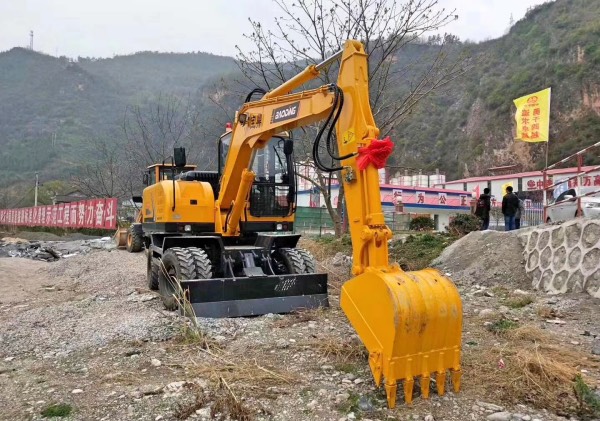 95輪式挖掘機(jī)