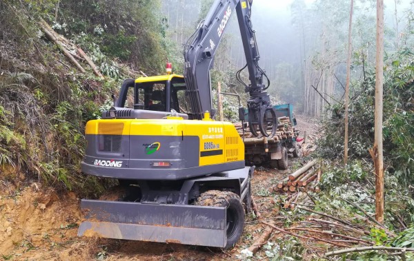 寶鼎多功能輪式挖掘機 寶鼎多功能輪式挖掘機
