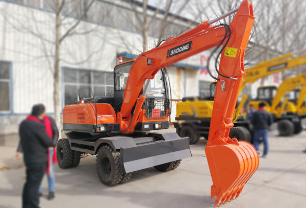 寶鼎80輪式挖掘機 寶鼎80輪式挖掘機