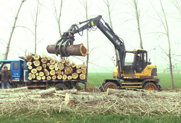 寶鼎輪式抓木機