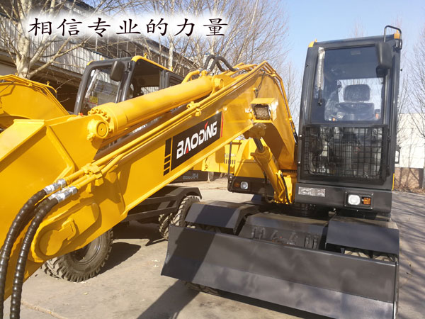 寶鼎輪式挖掘機廠家 寶鼎輪式挖掘機廠家