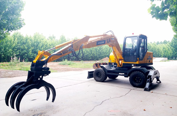 寶鼎95輪式抓木機.jpg 寶鼎95輪式抓木機.jpg