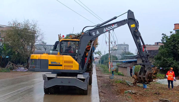 寶鼎輪式抓木機95車型.jpg 寶鼎輪式抓木機95車型.jpg