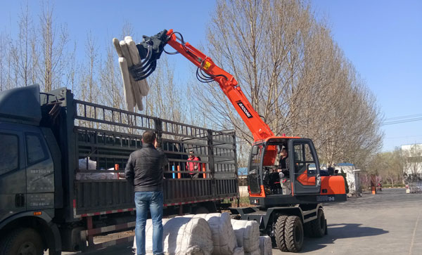 寶鼎輪式抓木機80車型.jpg 寶鼎輪式抓木機80車型.jpg