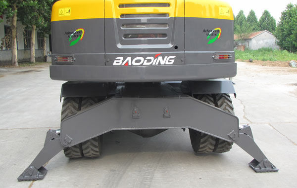 輪式抓木機支腿.jpg 輪式抓木機支腿.jpg