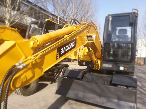 寶鼎輪式抓木機廠家.jpg 寶鼎輪式抓木機廠家.jpg