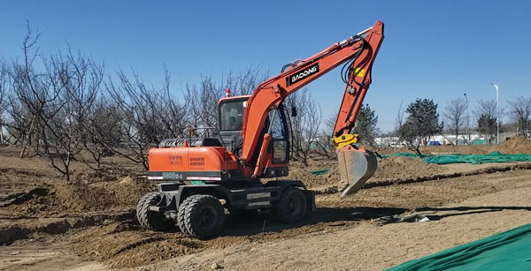 寶鼎80輪式挖掘機.jpg 寶鼎80輪式挖掘機.jpg