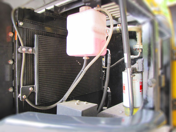 抓木機散熱系統(tǒng).jpg 抓木機散熱系統(tǒng).jpg