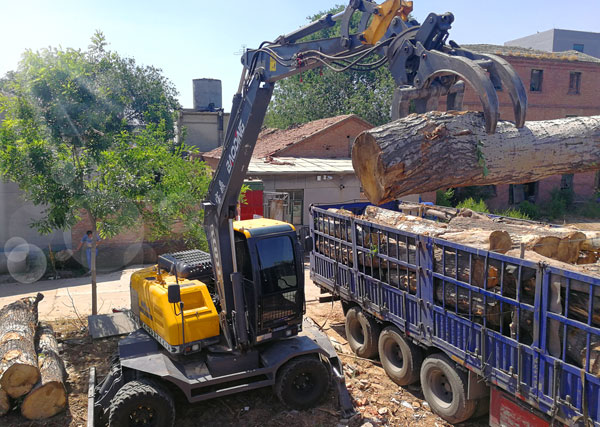 輪式抓木機95車型.jpg 輪式抓木機95車型.jpg