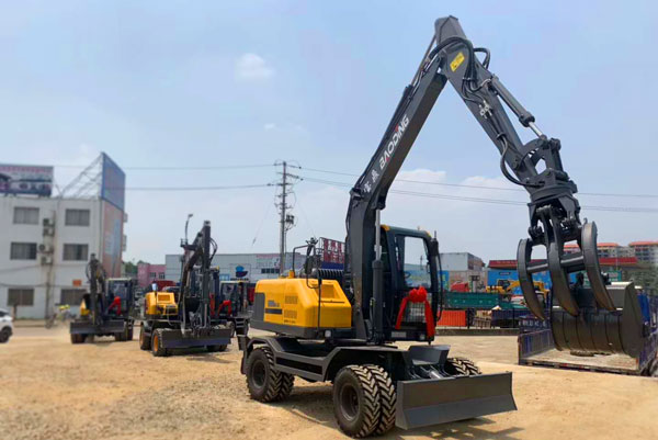 輪式抓木機寶鼎品牌.jpg 輪式抓木機寶鼎品牌.jpg