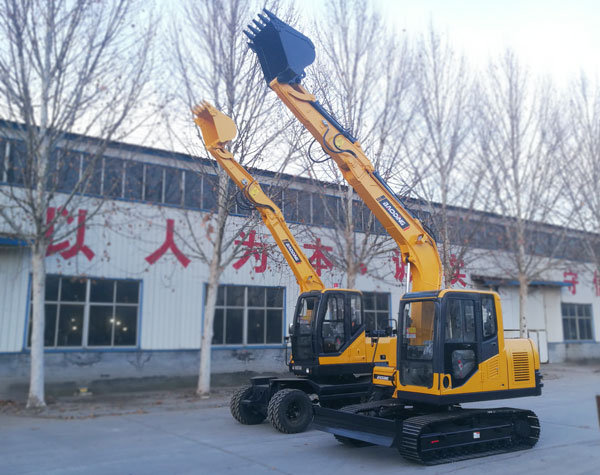 膠輪式小型挖掘機(jī).jpg 膠輪式小型挖掘機(jī).jpg