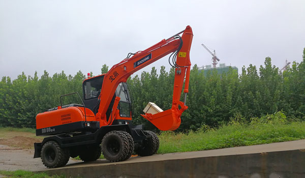 輪式挖掘機(jī)80車型.jpg