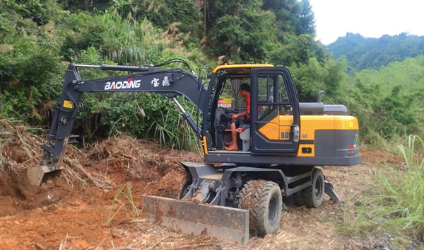 寶鼎輪式挖掘機95.jpg 寶鼎輪式挖掘機95.jpg