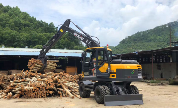 95抓木機(jī).jpg 95抓木機(jī).jpg