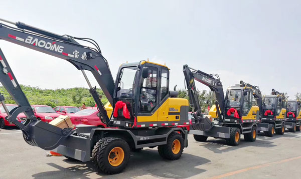 寶鼎95輪式抓木機.jpg 寶鼎95輪式抓木機.jpg