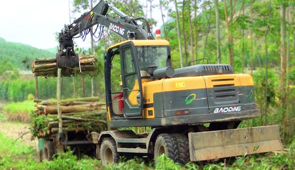 挖掘機抓木機.jpg 挖掘機抓木機.jpg