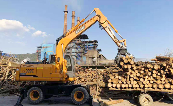 150輪式抓木機(jī).jpg 150輪式抓木機(jī).jpg