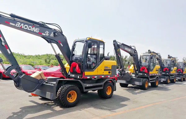 寶鼎95抓木機(jī).jpg 寶鼎95抓木機(jī).jpg