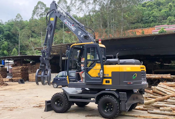 寶鼎輪式抓木機.jpg 寶鼎輪式抓木機.jpg