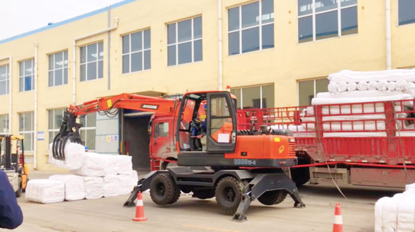 寶鼎80輪式抓木機(jī)抓包機(jī).jpg 寶鼎80輪式抓木機(jī)抓包機(jī).jpg