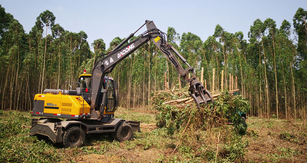 寶鼎輪式抓木機.jpg 寶鼎輪式抓木機.jpg