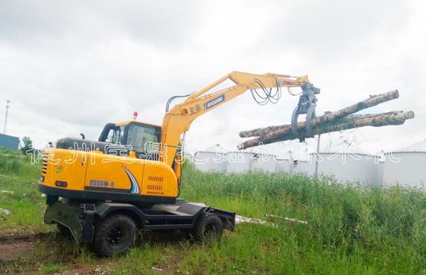 寶鼎95抓木機.jpg 寶鼎95抓木機.jpg