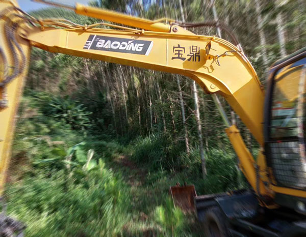 寶鼎抓木機.jpg 寶鼎抓木機.jpg