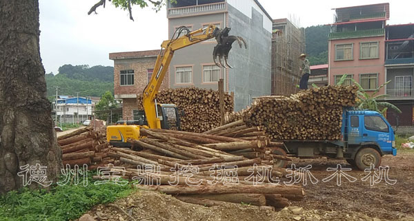 寶鼎輪式挖掘機抓木機.jpg 寶鼎輪式挖掘機抓木機.jpg
