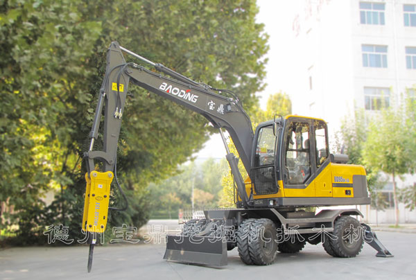 寶鼎多功能輪式挖掘機(jī).jpg