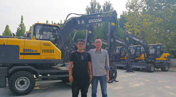 寶鼎抓木機(jī)廠家.jpg 寶鼎抓木機(jī)廠家.jpg