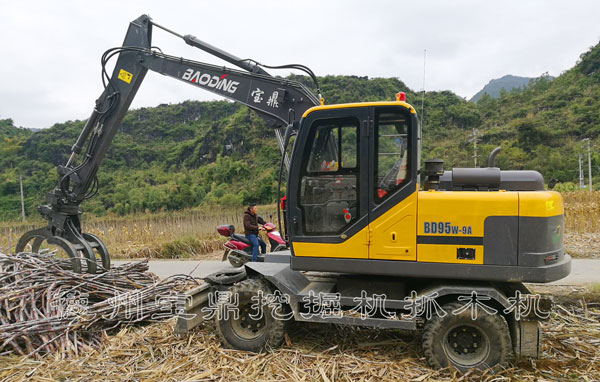 廣西抓甘蔗機(jī)抓木機(jī).jpg 廣西抓甘蔗機(jī)抓木機(jī).jpg