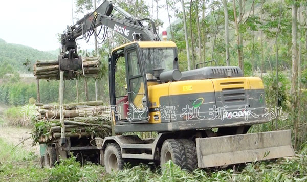 寶鼎抓木機95.jpg 寶鼎抓木機95.jpg