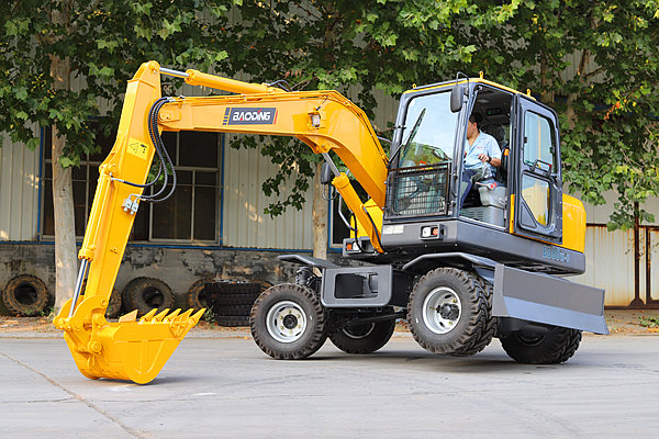小型輪式挖掘機 小型輪式挖掘機