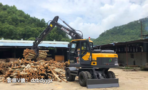 95抓木機.jpg 95抓木機.jpg